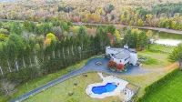 Lakefront Paradise: Views, Heated Pool, Games! Summer & Winter Fun For Everyone! - WiFi