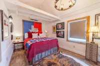 Glamping in Spicewood TX Hill Country~ Cabin 4 The Gus at Green Acres - 4-Star