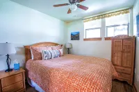 Walk to Downtown! 2-bedroom with mountain views - Balkon