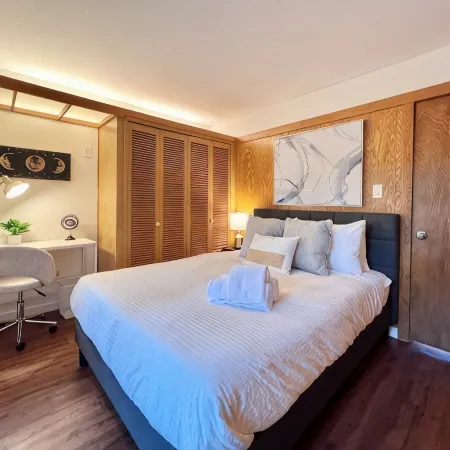 Cozy and quiet 2B/1b in Downtown