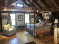 Charming 1870 cape cottage in Litchfield - 4-Star