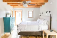 Hiking, incredible mountain views, hot tub, and a chef's kitchen! - Bjergudsigt