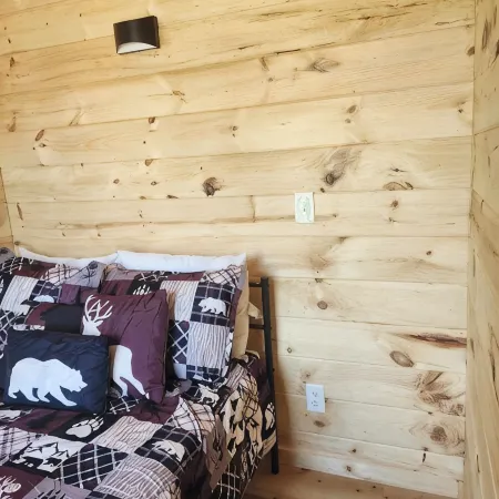 New 2 Bedroom Container Cabin with Direct Trail Access! Ride Errol (Cabin 1)