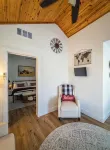 Oak Ridge Cottage ll - Cozy Place To Stay! - Boutique
