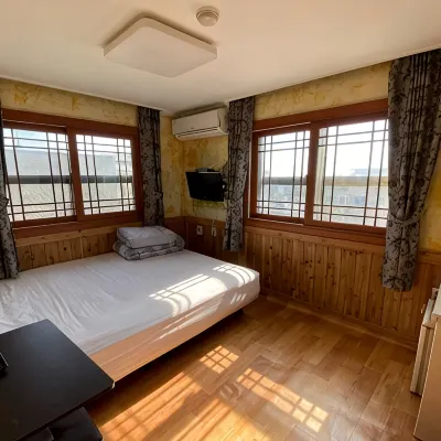 Gudeok Guesthouse Отели рядом с достопримечательностью «Музей Валарт»