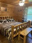 Little Valley private log cabin in the woods by Lake Petenwell - Chalets