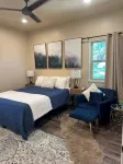Updated Cabin with POOL and SPA 5 minutes from Sequoias National Park - Chalets