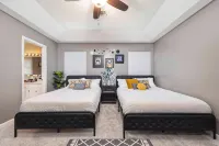 Contemporary Rustic Luxe Retreat - Near FT Moore - balcony