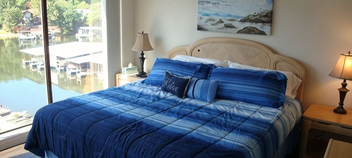 Lake of the Ozarks Indian Pointe 2 bedroom vacation condo with amazing views!! Hotels in Osage Beach