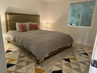 Contemporary 3bedroom / 2 bathroom house close to UO - 4성급