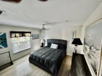 The Bays Edge Retreat Waterfront - อ่างจากุชชี่
