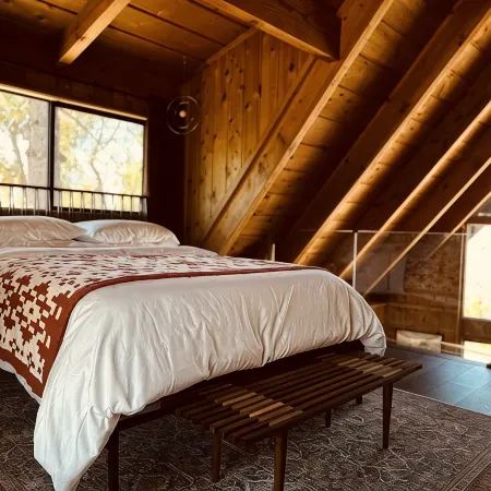 Secluded A-frame Cabin in Idyllwild on 8 acres / 4 miles from Town / Sleeps 6