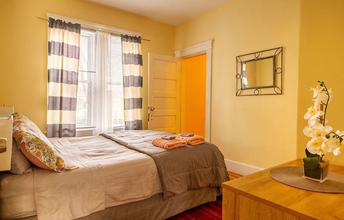 Spacious family friendly 3BR 1st FL apt. Kelly SQ, collages & universities