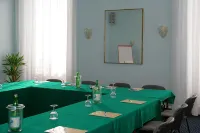Hotel Mediterranee - Beach