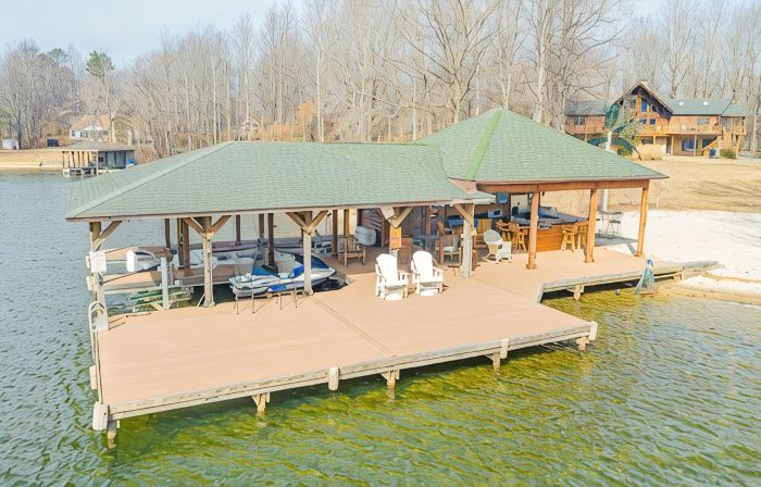 Huge Lakefront Home with private hot tub, dock, and pickle-ball court