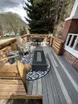 Moonlight Cottage is located on Main. Just a minutes walk to anywhere in Lava - 3-Star