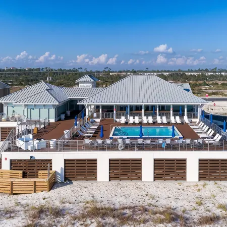 Relaxing 3Br Family Townhouse with Beach Club & Pool