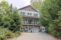 Beautiful lodge, 4 king bedrooms, all with private baths! 5 decks to enjoy. - 4つ星