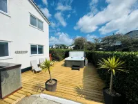 Beautiful Beach house sleep13, 5 mins to beach&Hot Tub, games room, pets allowed - 4성급