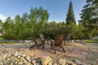 Creekside Luxury Retreat • 8Br • Walk to Shops, Dining & Shuttle • Sleeps 22 - 4-Star