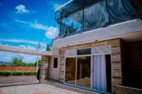 Royal Crown Hotel - 2-Star