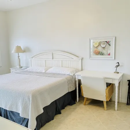 Luxury Gulf View Condo + Steps to the Beach
