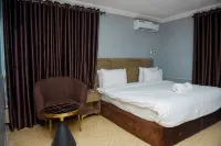 Living Space Apartment Emerald Suite - Airport Shuttle
