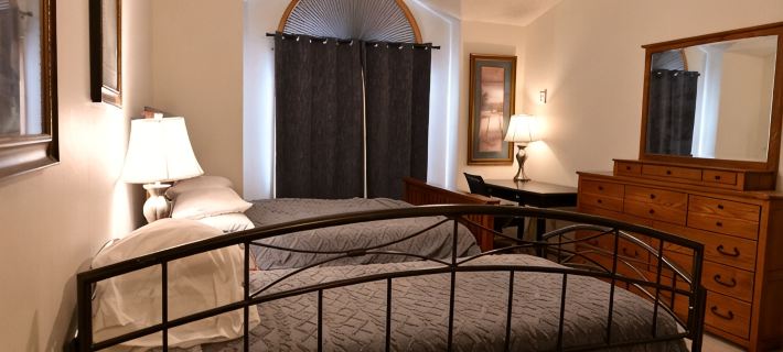 Beautiful Comfy Five Bedroom Home Sleeps 14 Hotels in Urbandale