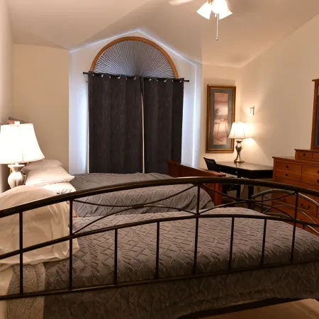 Beautiful Comfy Five Bedroom Home Sleeps 14