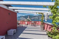 Residence "La Pergola" central area, garden, swimming pool, parking - Homestays