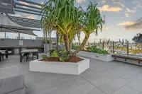 Captivating Convenience! 1Bed/1Bath/1Car/Views - Pools