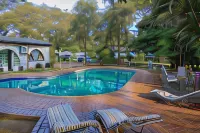 The Ad Lib Executive Lodge - Pools