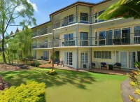 Cairns Queenslander Hotel & Apartments - Condos