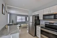 Ocean Eleven Suites - Beach