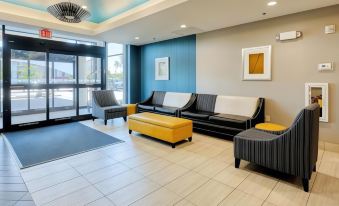Holiday Inn Express & Suites Batavia - Darien Lake