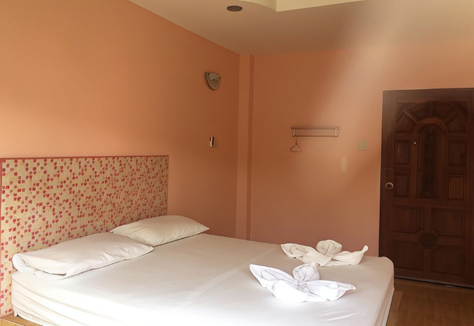 Palm Payom Village Resort - Housity