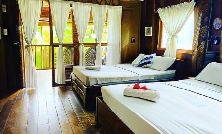 White Beach Front and Cottages - Housity