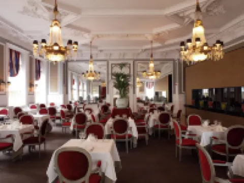 グランデ ホテル ド ポルト ポルトのホテル