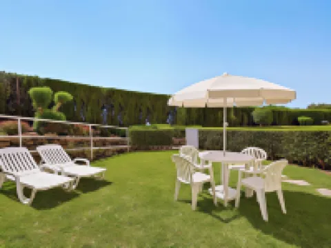 ラマダ  ホテル & スイーツ バイ ウィンダム コスタ デル ソル ミハスのホテル