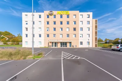 B&B Hotel Lieusaint Carré Sénart Hotel di Saint-Germain-les-Corbeil