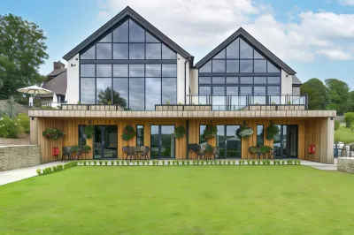 The Old House 1147 Hotels in 