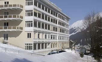 Davos Youth Hostel