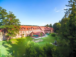 Schlosshotel Weyberhofe