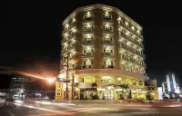 The Grand Dame Hotel Hotels in Ілойло