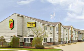 Super 8 by Wyndham Platte City/KCI Airport North