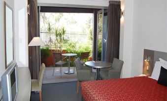 Stay at Alice Springs Hotel