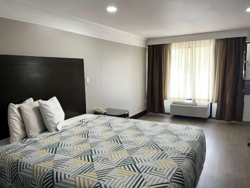Studio 6 Suites Hinesville, GA
