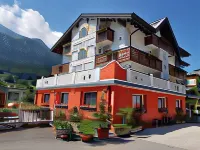 Pier Hotel Hotels in Molveno