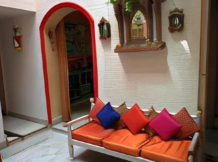 Delhi Bed and Breakfast Отели рядом с достопримечательностью «Dargah Hazrat Nizamuddin»