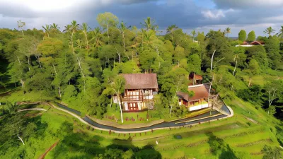 Sang Tirta Farm Living Resort Hotels near Dagang Laklak